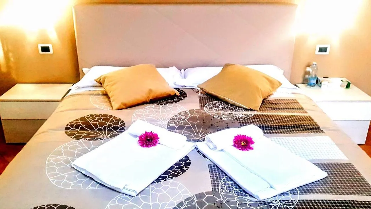 Guest Holiday Piave 1 雷焦艾米利亚 招待所